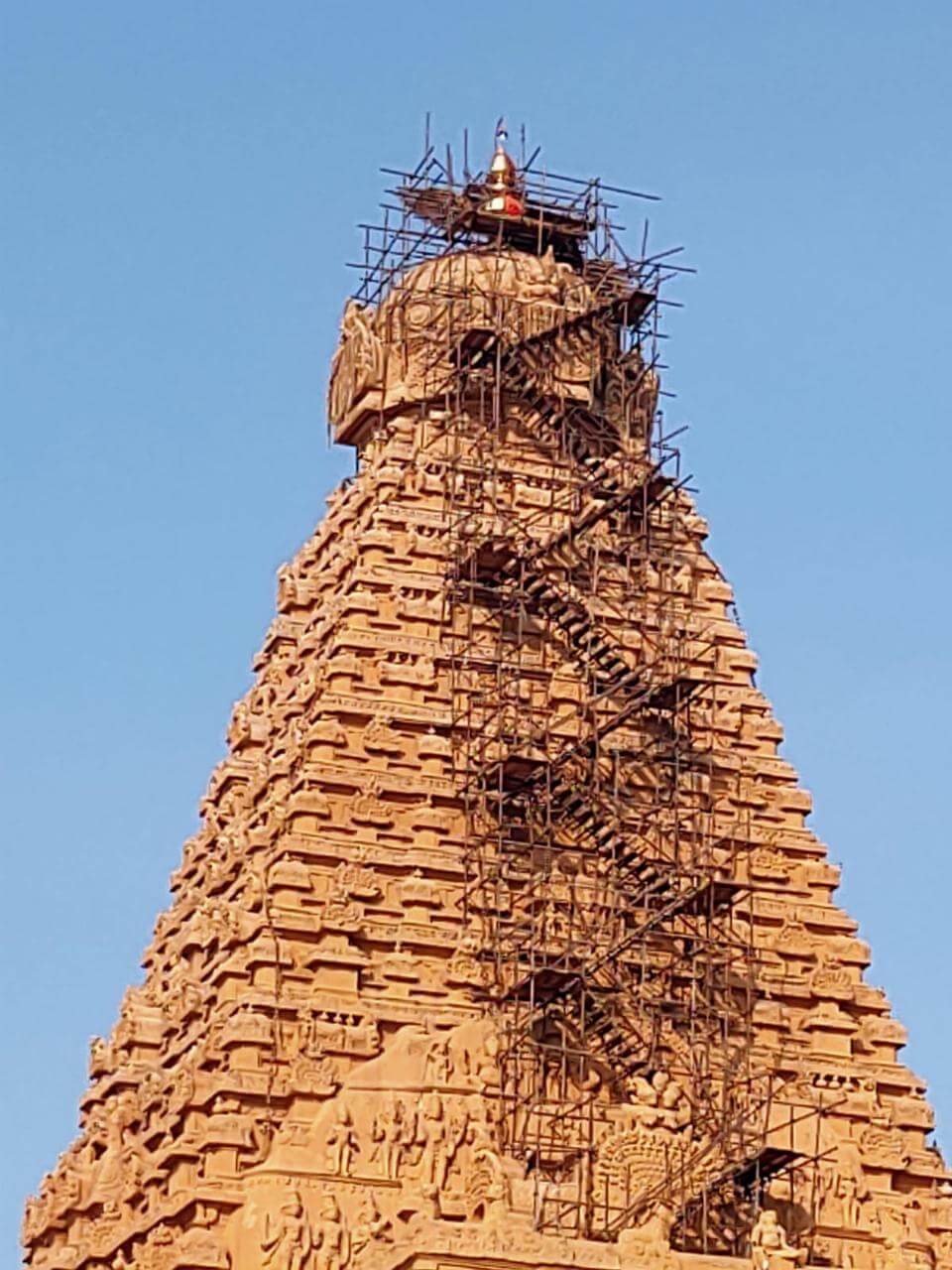 mx-tanjavur-temple-dome